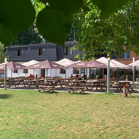 Restaurace A Penzion Bludovecek Экстерьер фото