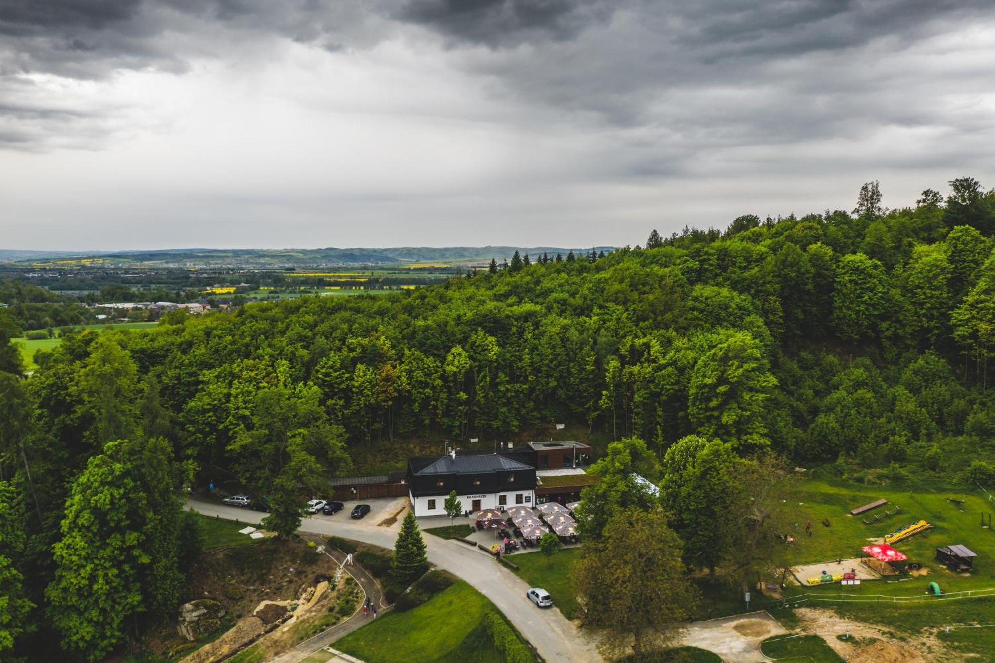 Restaurace A Penzion Bludovecek Экстерьер фото