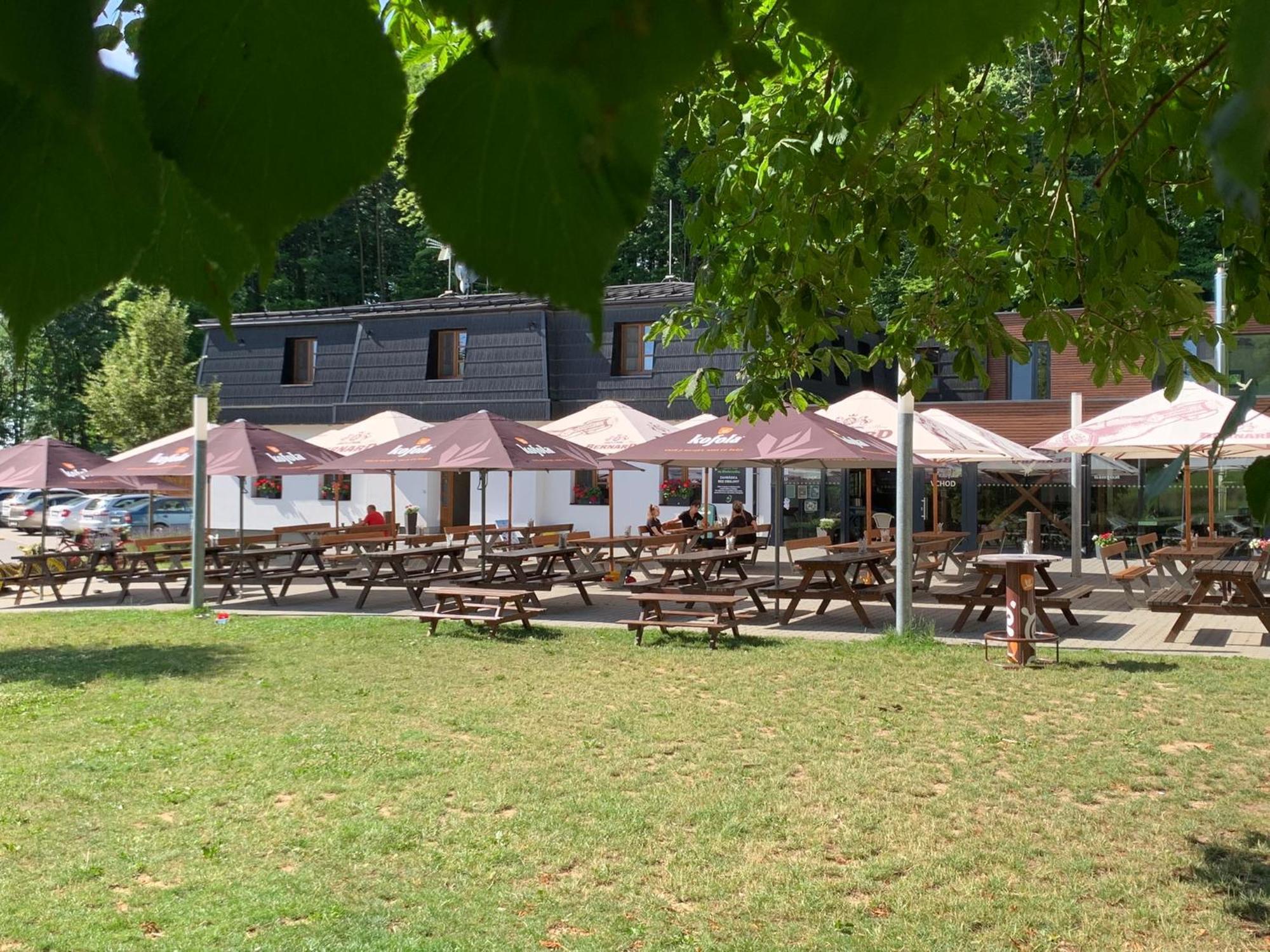 Restaurace A Penzion Bludovecek Экстерьер фото