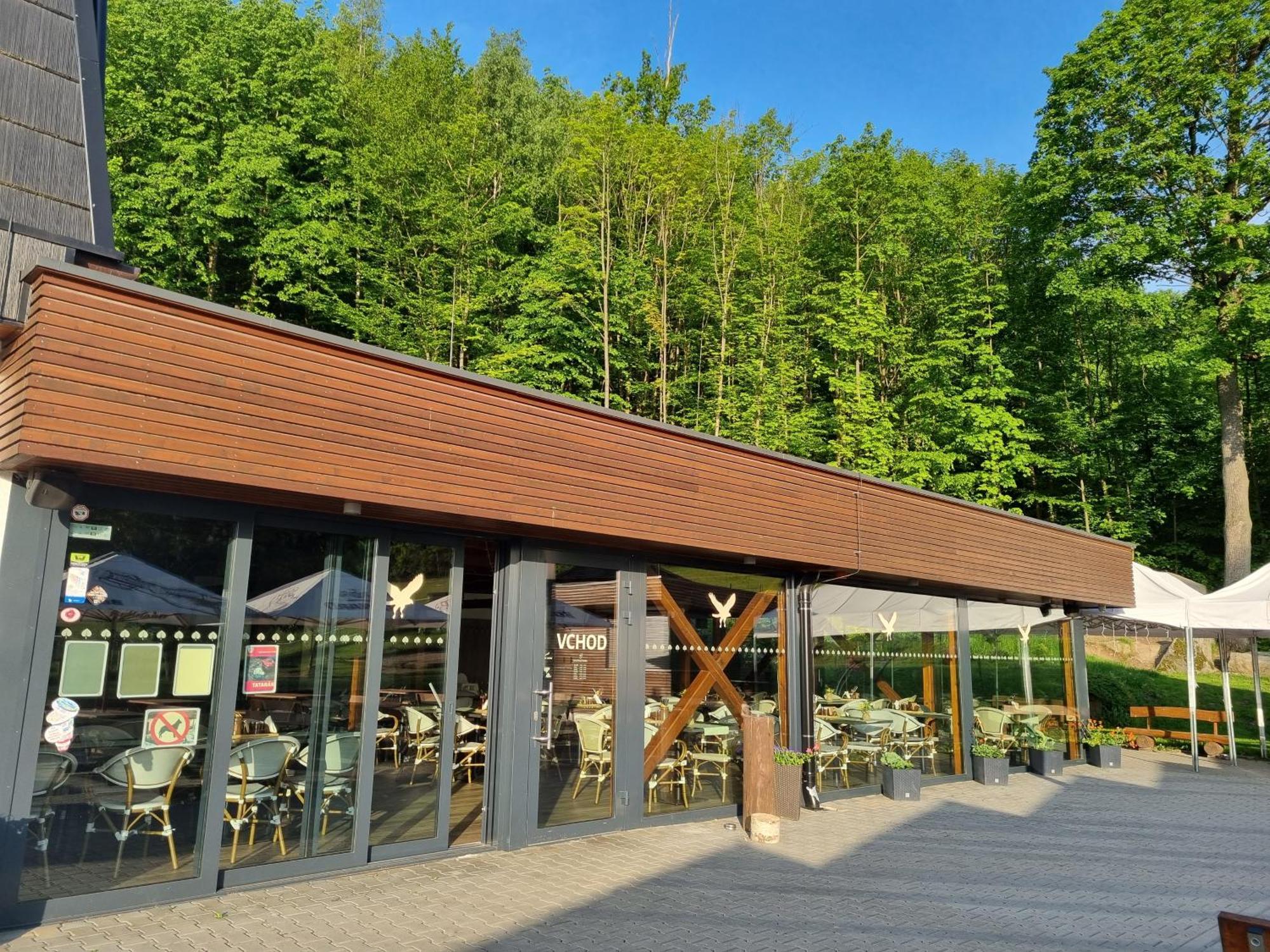 Restaurace A Penzion Bludovecek Экстерьер фото