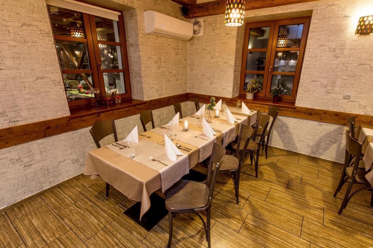 Restaurace A Penzion Bludovecek Экстерьер фото